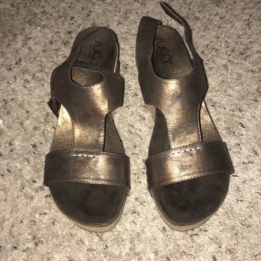 Gold and Brown wedges